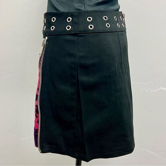 Grave Girls x Dolls Kill black miniskirt with fuzzy pink animal print pleats szS - Picture 9 of 14